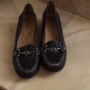 Naturalizer barely worn